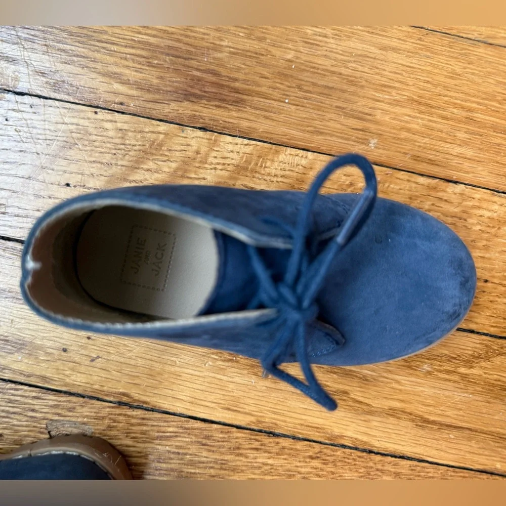 Janie and Jack Navy Blue Lace-Up Desert Boots - Size 5